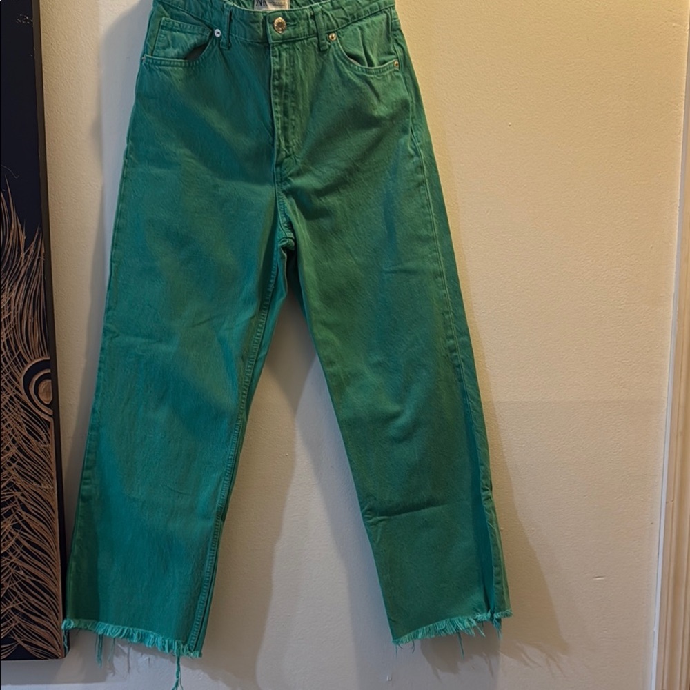 ZARA Stylish Green Frayed Hem Pants Size 6